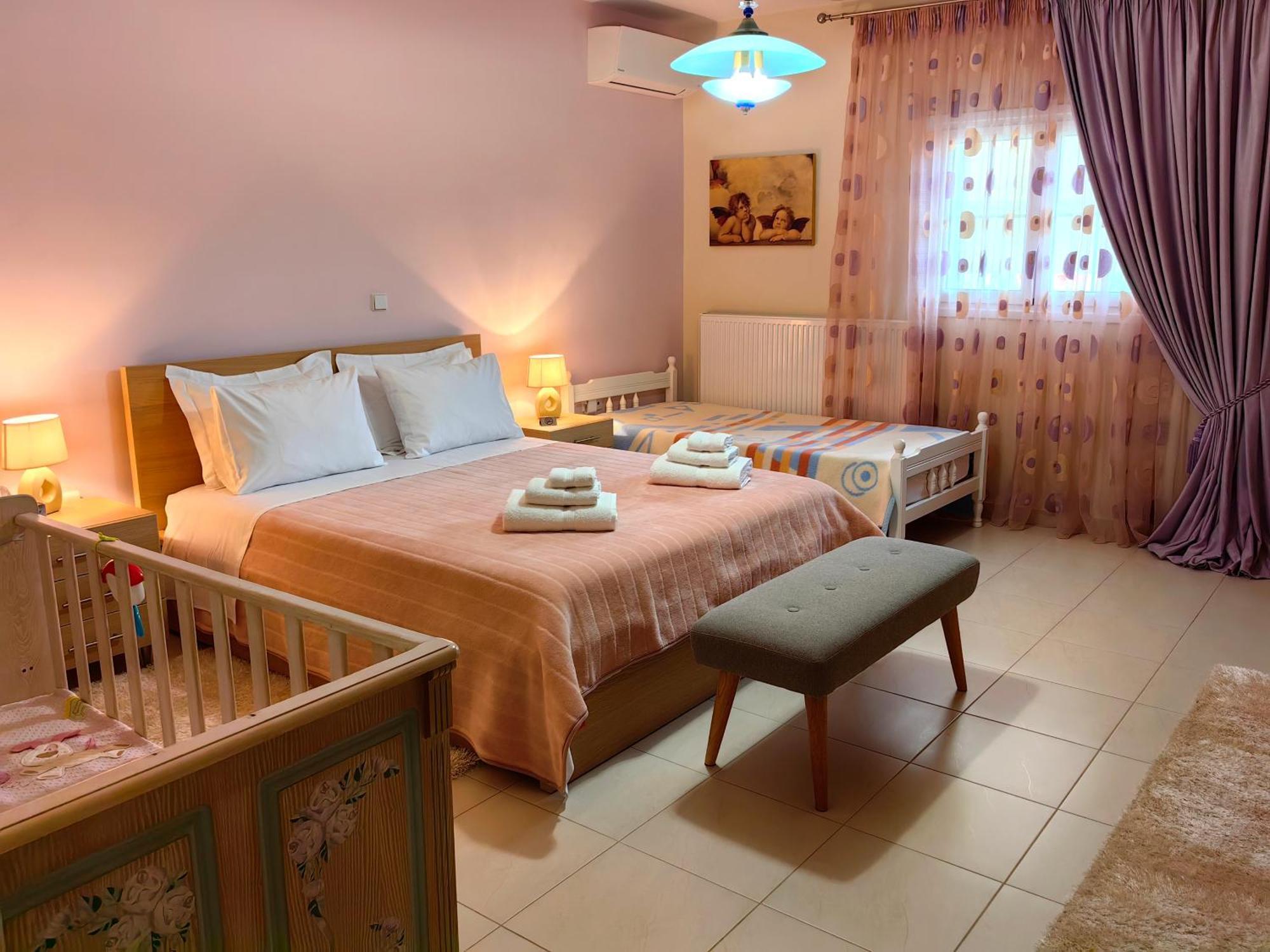 Eleni'S Holiday Home Каламата Екстериор снимка