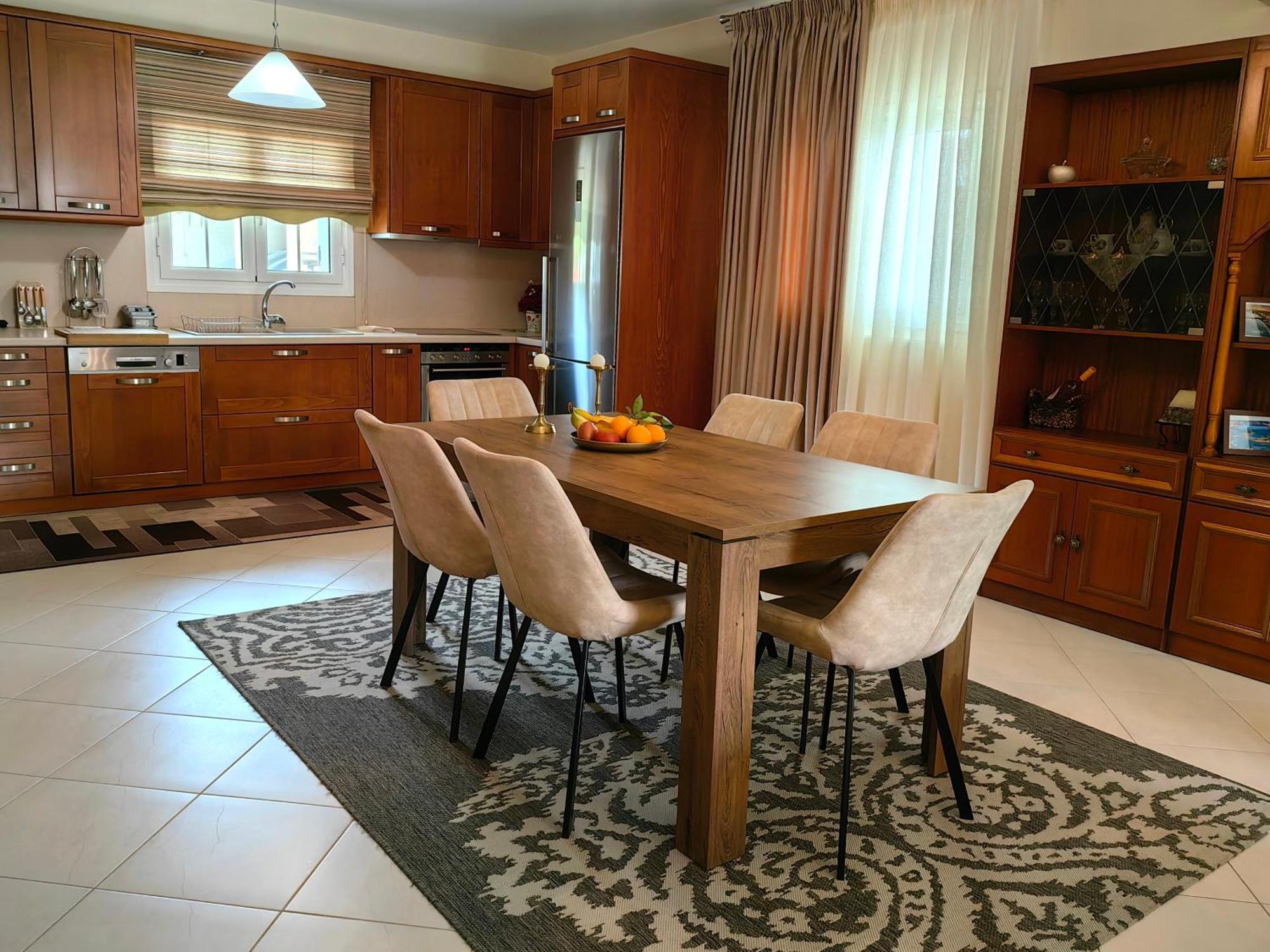 Eleni'S Holiday Home Каламата Екстериор снимка