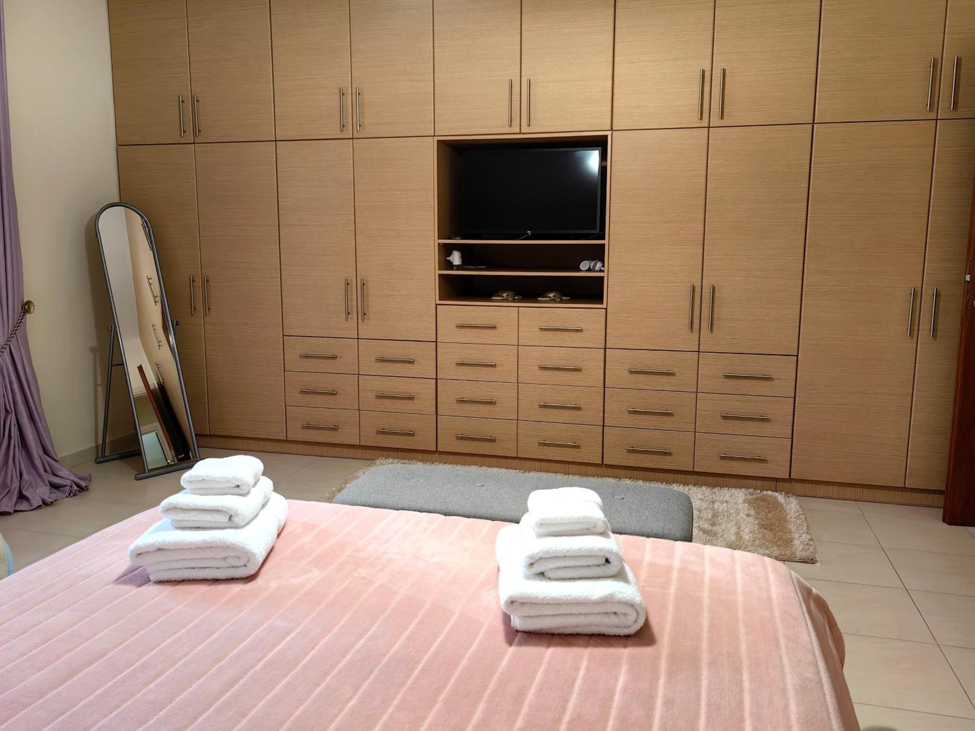 Eleni'S Holiday Home Каламата Екстериор снимка