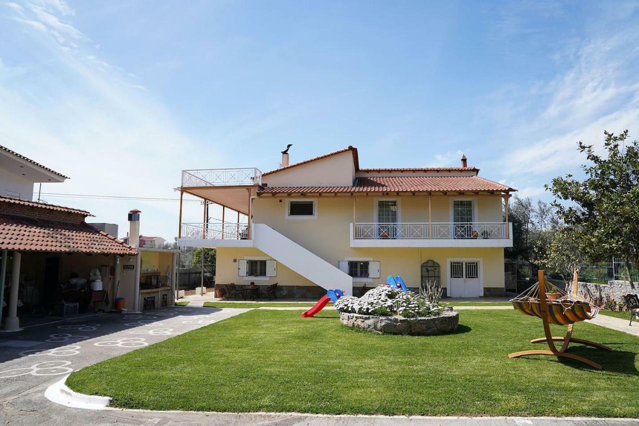 Eleni'S Holiday Home Каламата Екстериор снимка