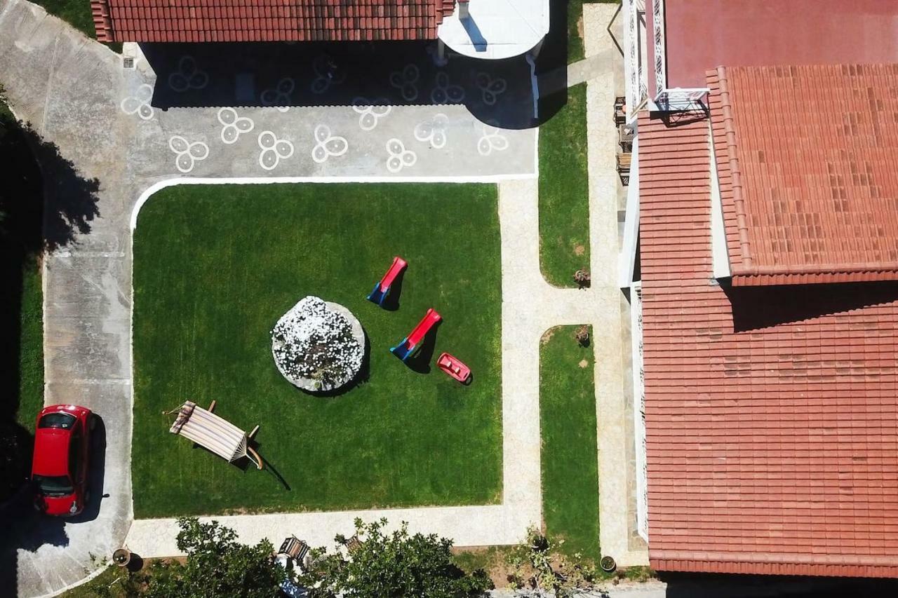 Eleni'S Holiday Home Каламата Екстериор снимка