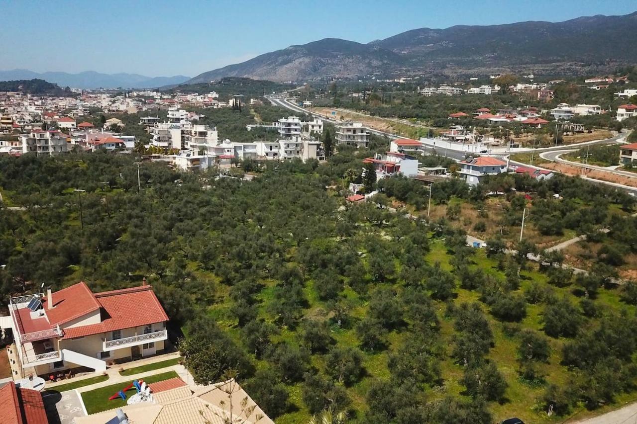 Eleni'S Holiday Home Каламата Екстериор снимка