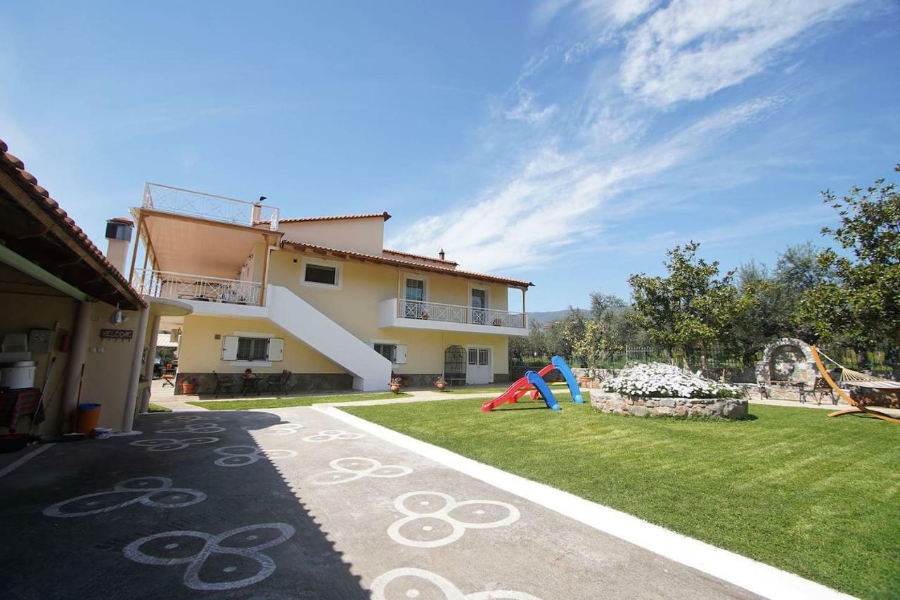 Eleni'S Holiday Home Каламата Екстериор снимка