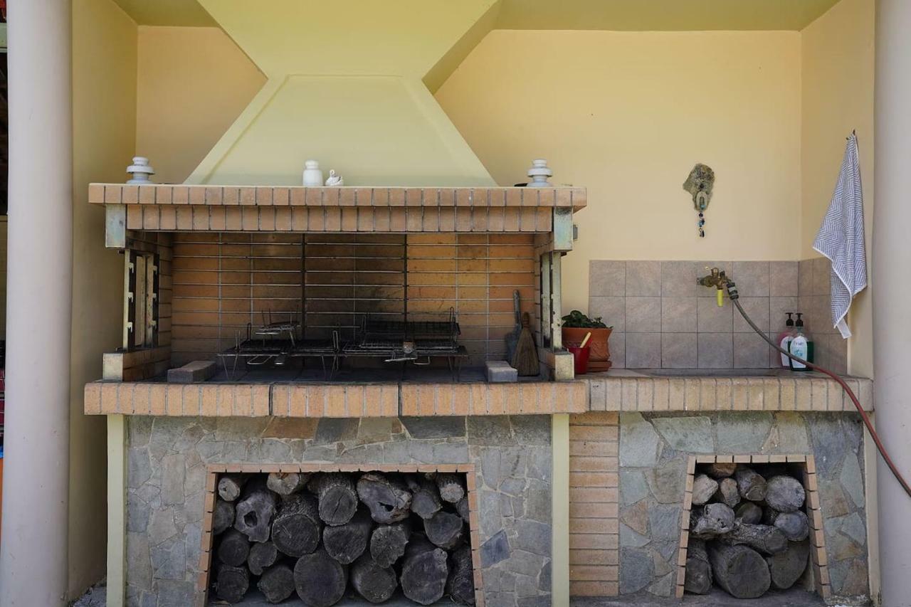 Eleni'S Holiday Home Каламата Екстериор снимка