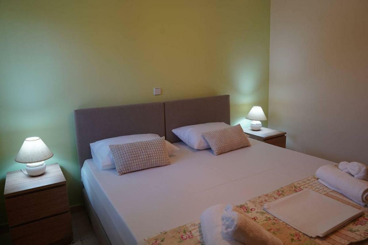 Eleni'S Holiday Home Каламата Екстериор снимка