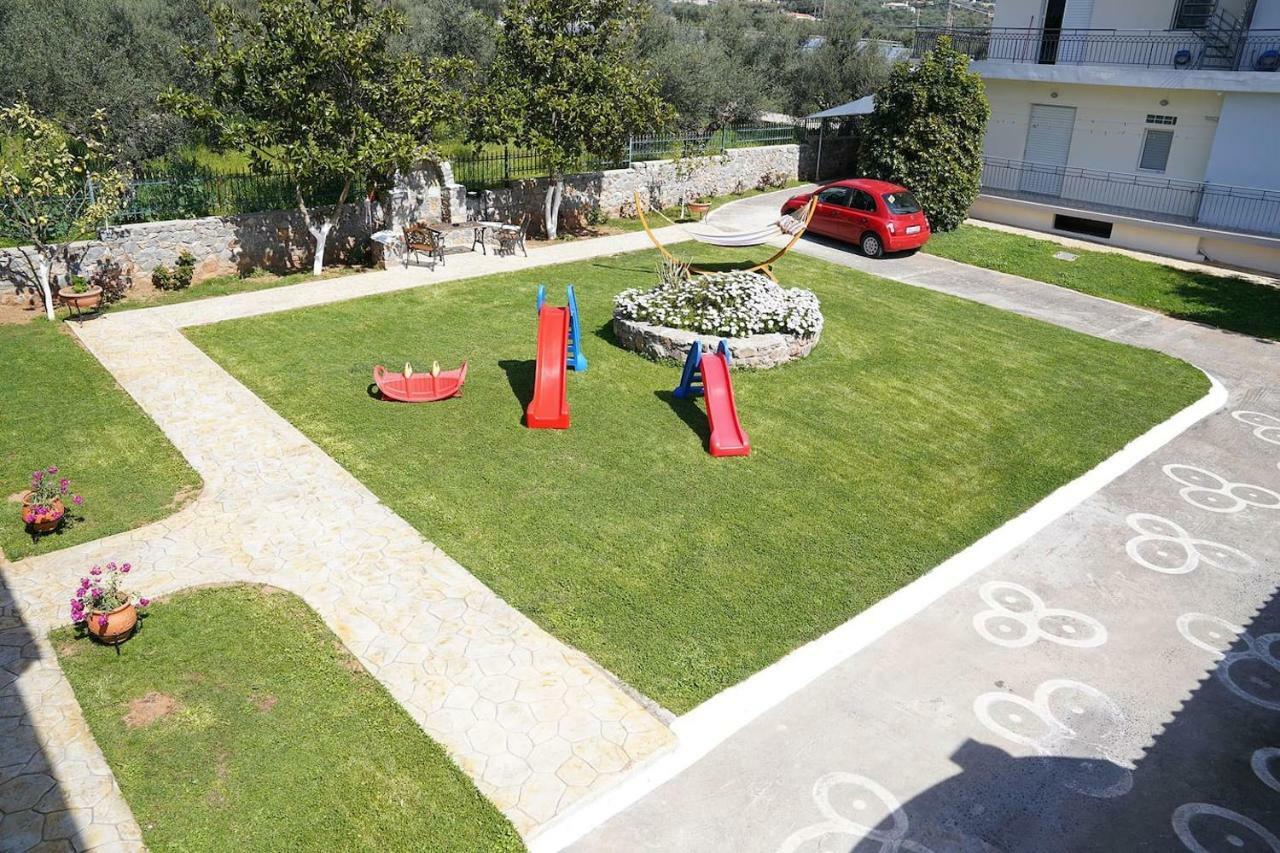 Eleni'S Holiday Home Каламата Екстериор снимка